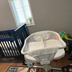 Twin Halo Bassinet 