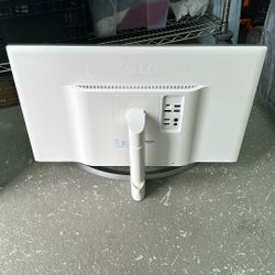 4K LG 27 Monitor 27mu88 With USB-C, HDMIs, Display Port