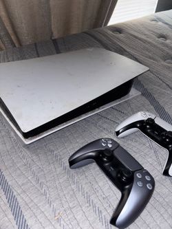 Ps5 w/2 controllers