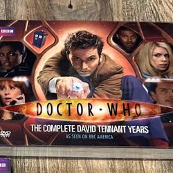 DOCTOR WHO = THE COMPLETE DAVID TENNANT YEARS. 