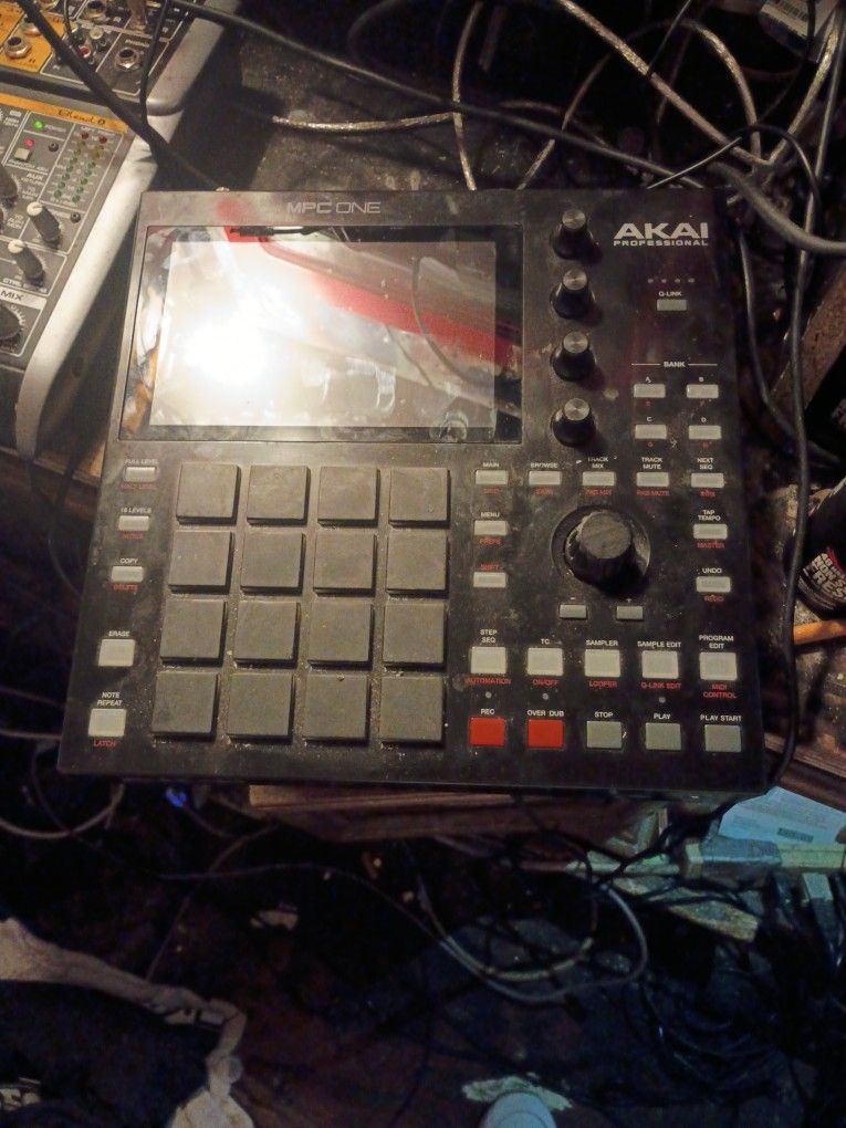 AKAI PROFESSIONAL MPC ONE SAMPLER AND DRUM MACHINE