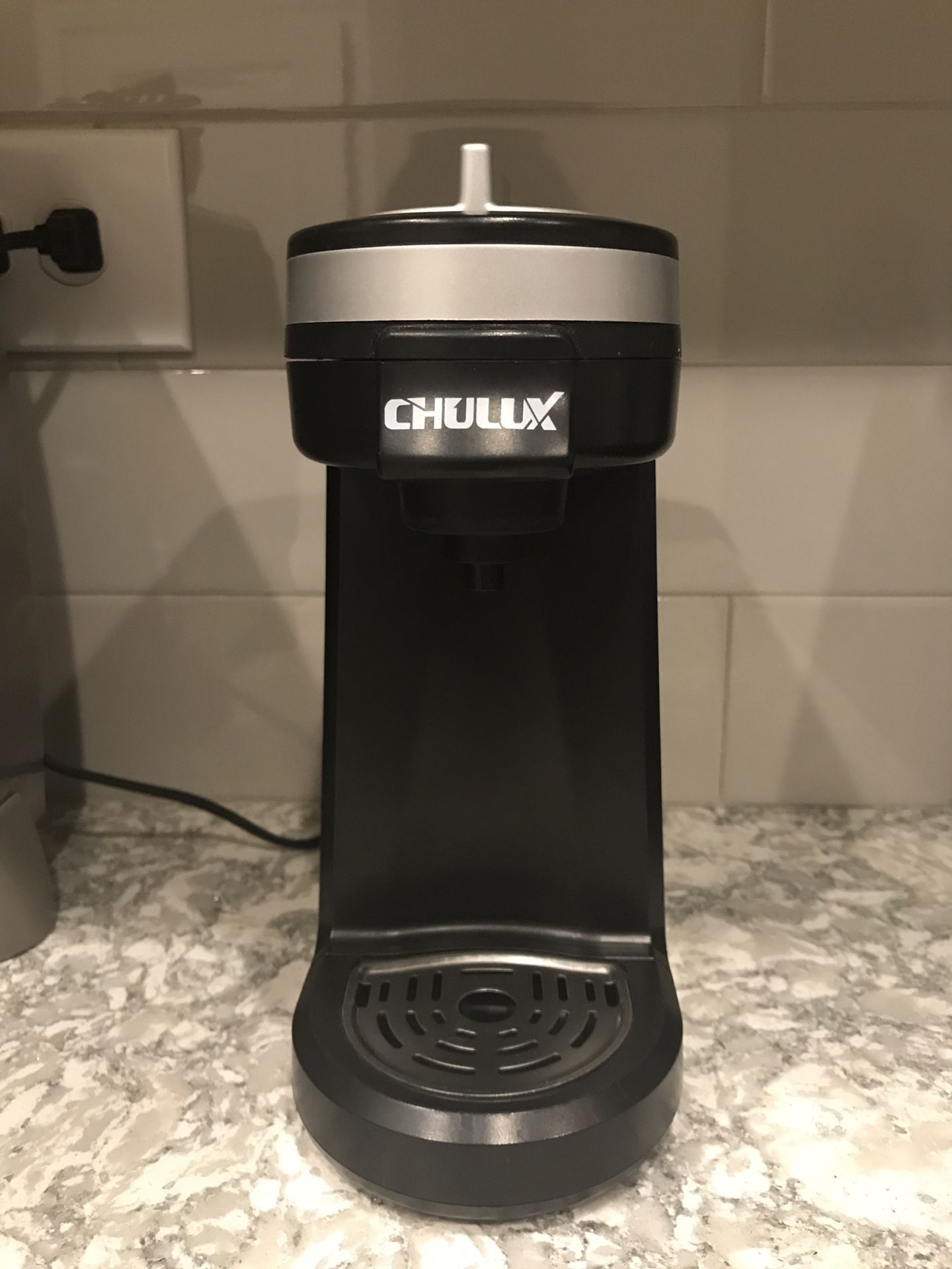 Coffee maker single serve/ (Chulux) make/ works great from a clean and smoke free home.