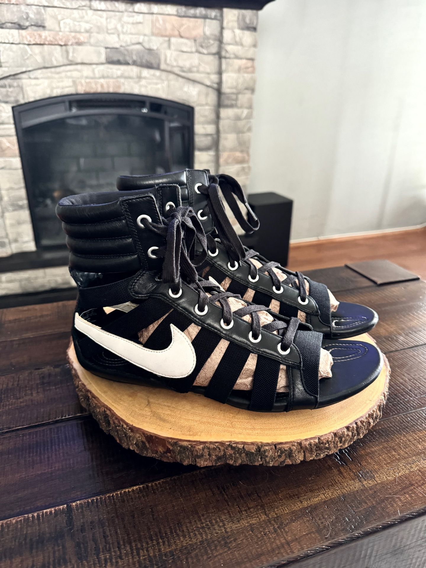 Rare! Women’s Nike gladiator lace up sandal flats bohemian size 10. Retail $200. Color black & white. Only worn a couple times great co
