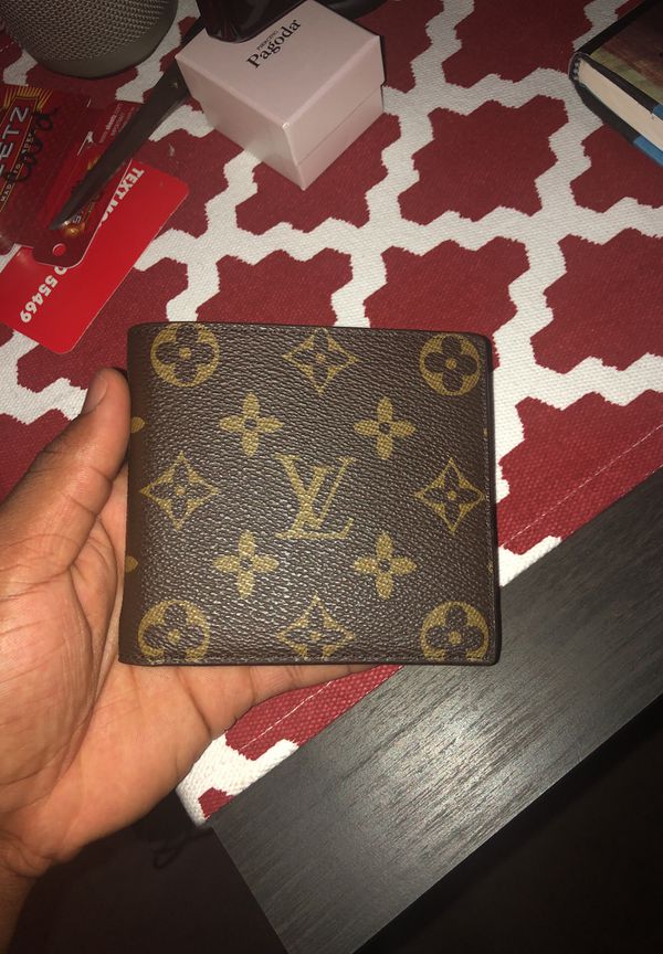 Louis Vuitton men’s wallet for Sale in Raleigh, NC - OfferUp