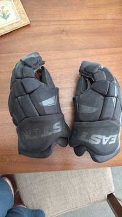 Easton Hockey Gloves