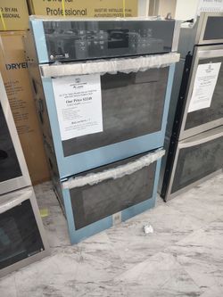 $1124 GE SMART double electric wall oven with self cleaning
