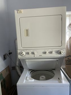 Kenmore Stacked Washer-Dryer Combo (Model - Excellent Condition, Full Size Electric -