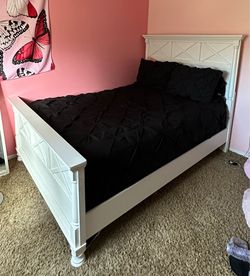 All wood bedset