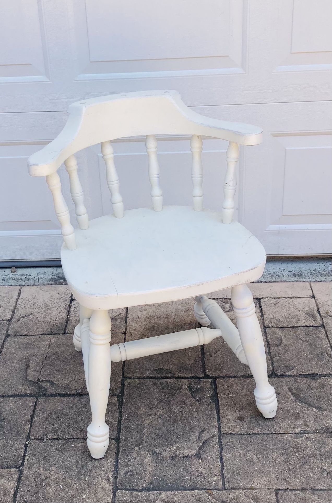 3X White Captain Chairs