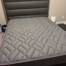 Queen Size Bed W Dresser