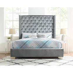 A-SHAQ  Velvet Bed with Tall Headboard & Crystal Buttons - Luxurious and Contemporary