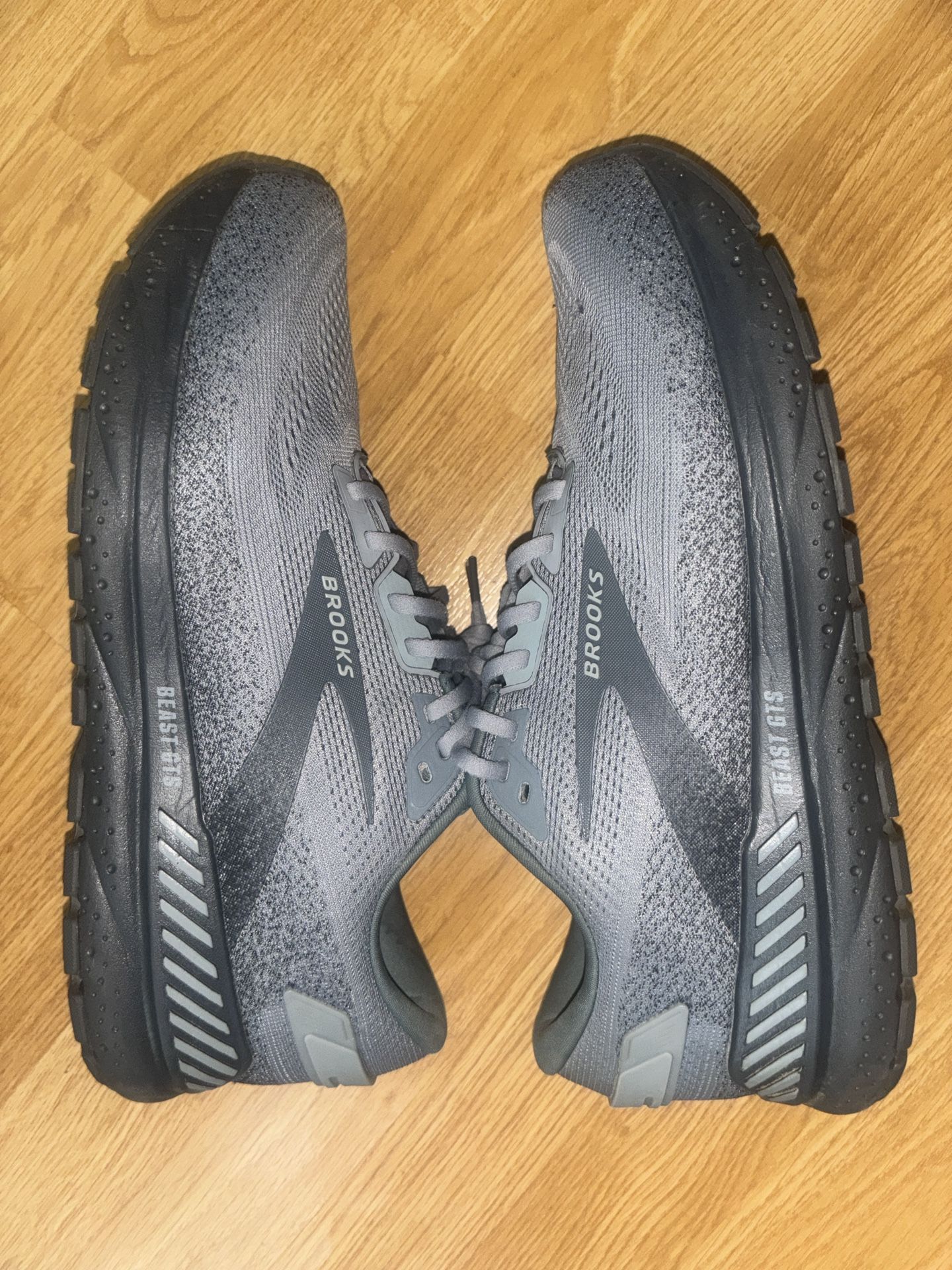 Brooks Beast GTS 24 Grey Running Shoes Men's Size 14 Athletic Sneaker
