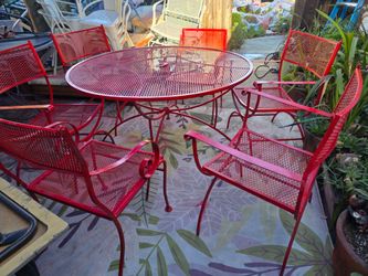 Vintage 5-Piece Wrought Iron Outdoor Patio Dining Set
​Up for sale is a classic vintage