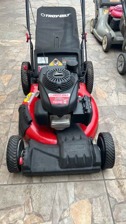 TROYBILT LAWNMOWER WITH HONDA ENGINE SELF PROPELLED