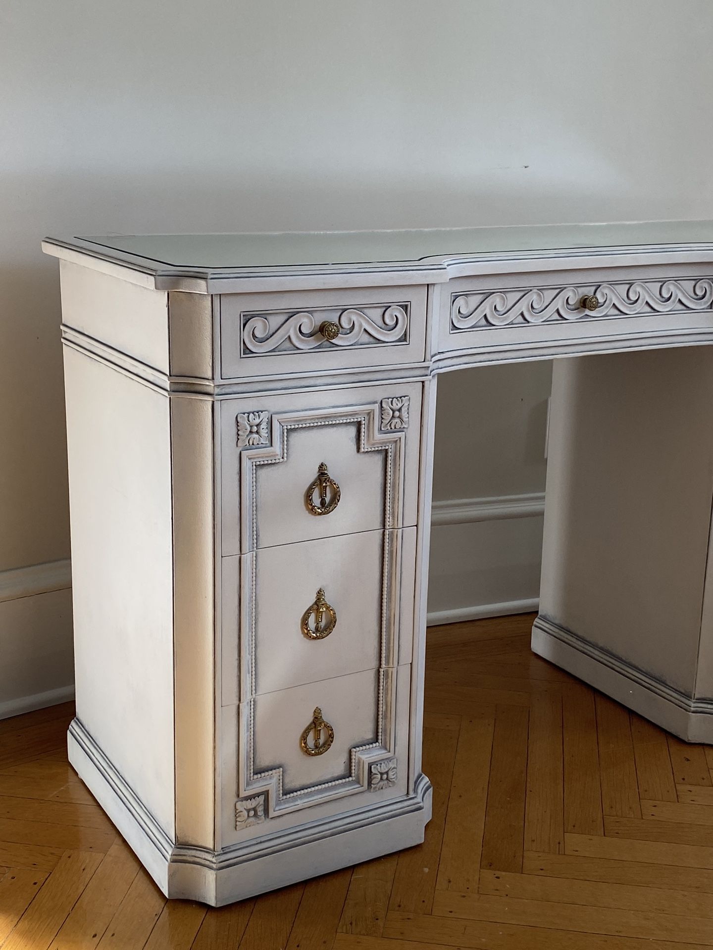 Grosfeld’s Antique White Mirrored Top Vanity Table Console
