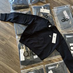 Alo sweatshirt new with tags and its bag‼️