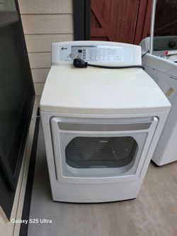 Lg secadora  funciona perfectamente bien $200 FIRME