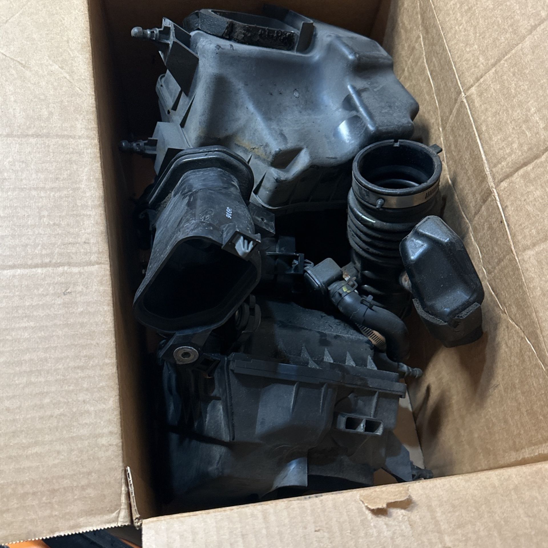 2013 Infiniti G37 Sedan OEM Air Filter System