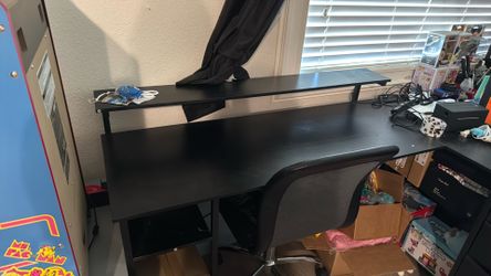 L shaped desk with drawers