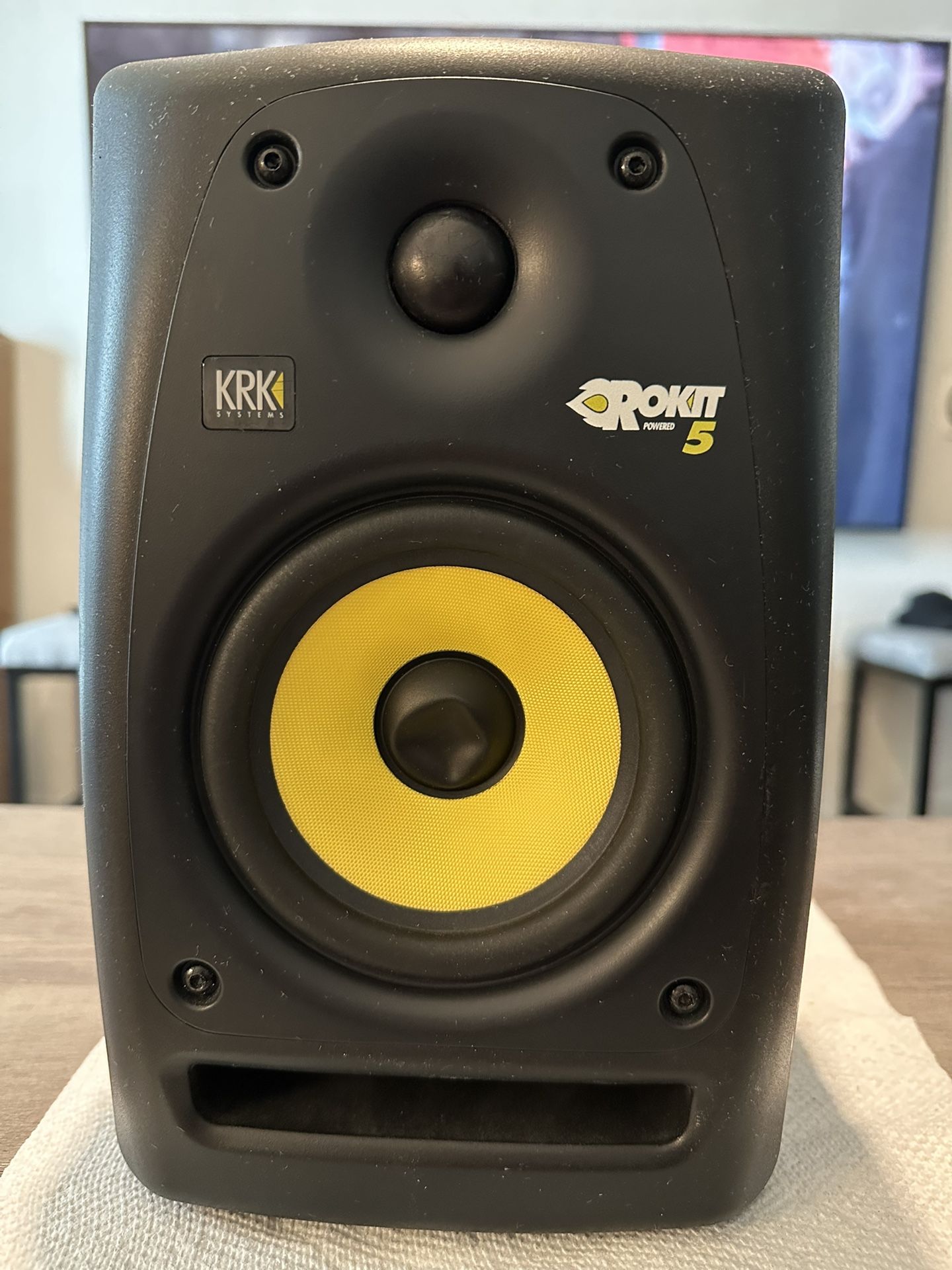 Rokit 5 speaker