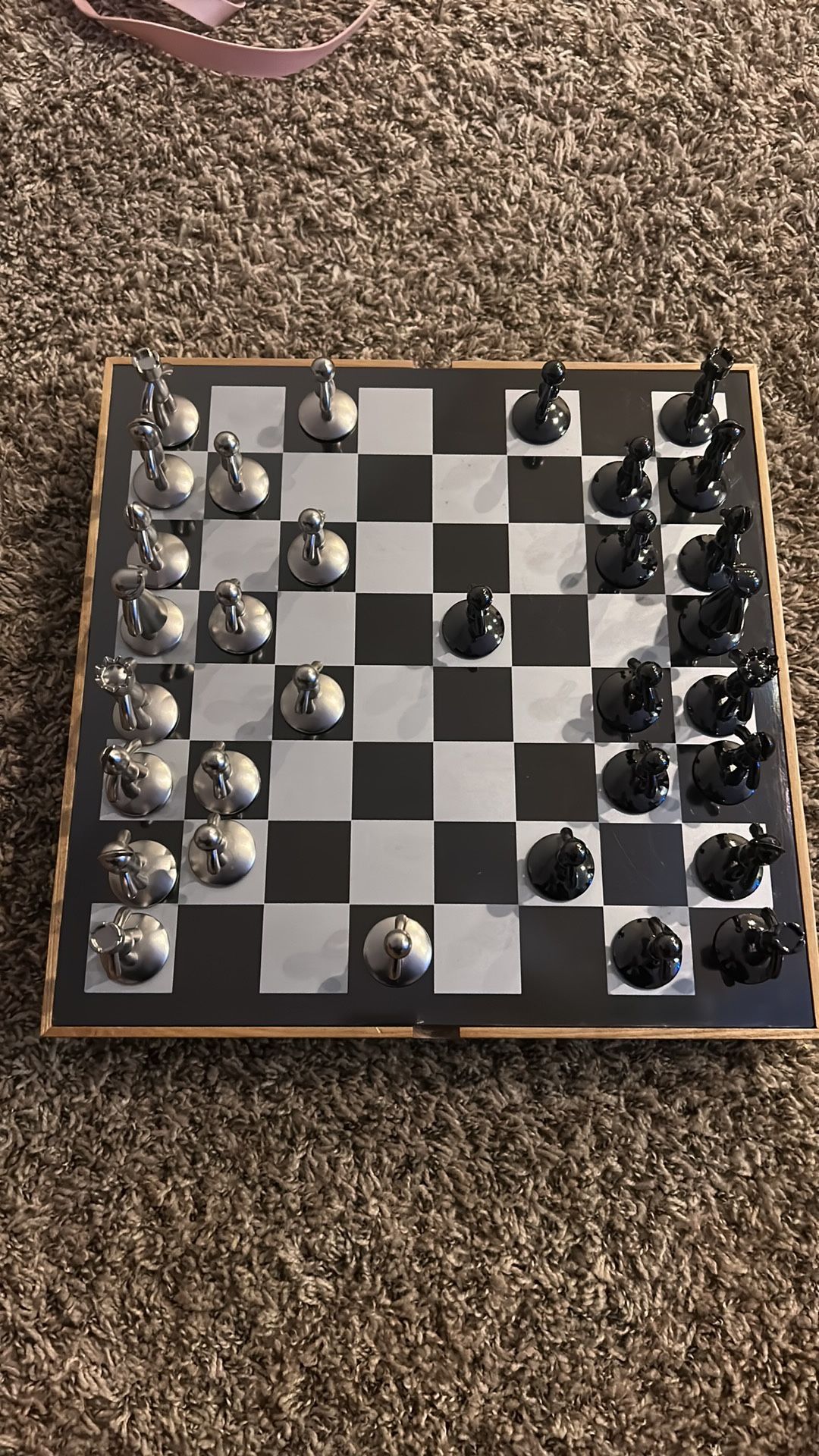 Umbra Buddy Chess Set