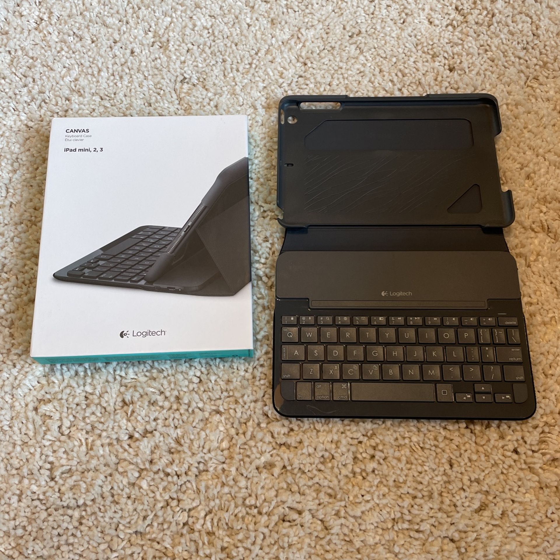 Logitech iPad Mini, 2, 3 Canvas Case Keyboard Like New