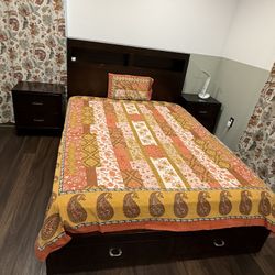 Queen Bed With 2 Night Stand And Dressing Table 