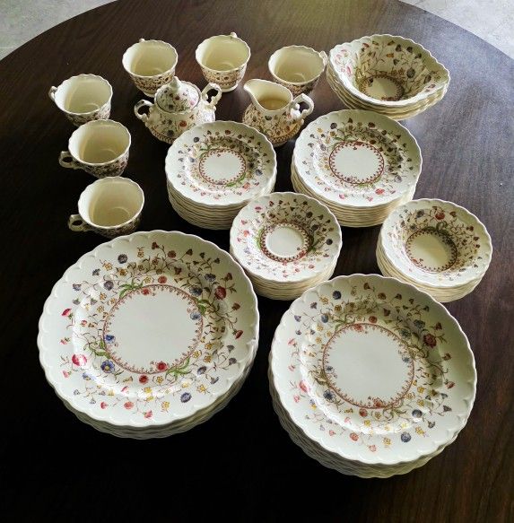 Vernon Kilns Hand Painted Dish Set " DESERT BLOOM"