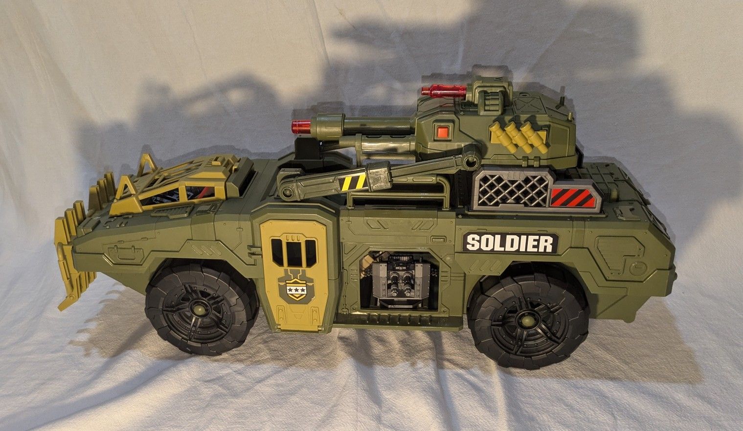 Member’s Mark Massive Attack Grinder-Tank  Working Light & Sounds Toy’s & Accessories