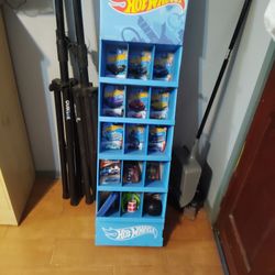 Hot Wheel Display With 11 Hot Wheels