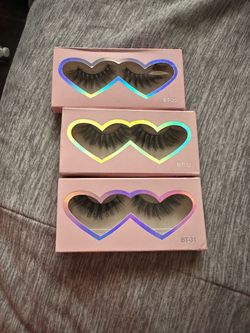Eyelash strips