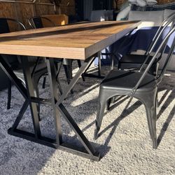 Industrial Style Dining Room with 4 Chairs