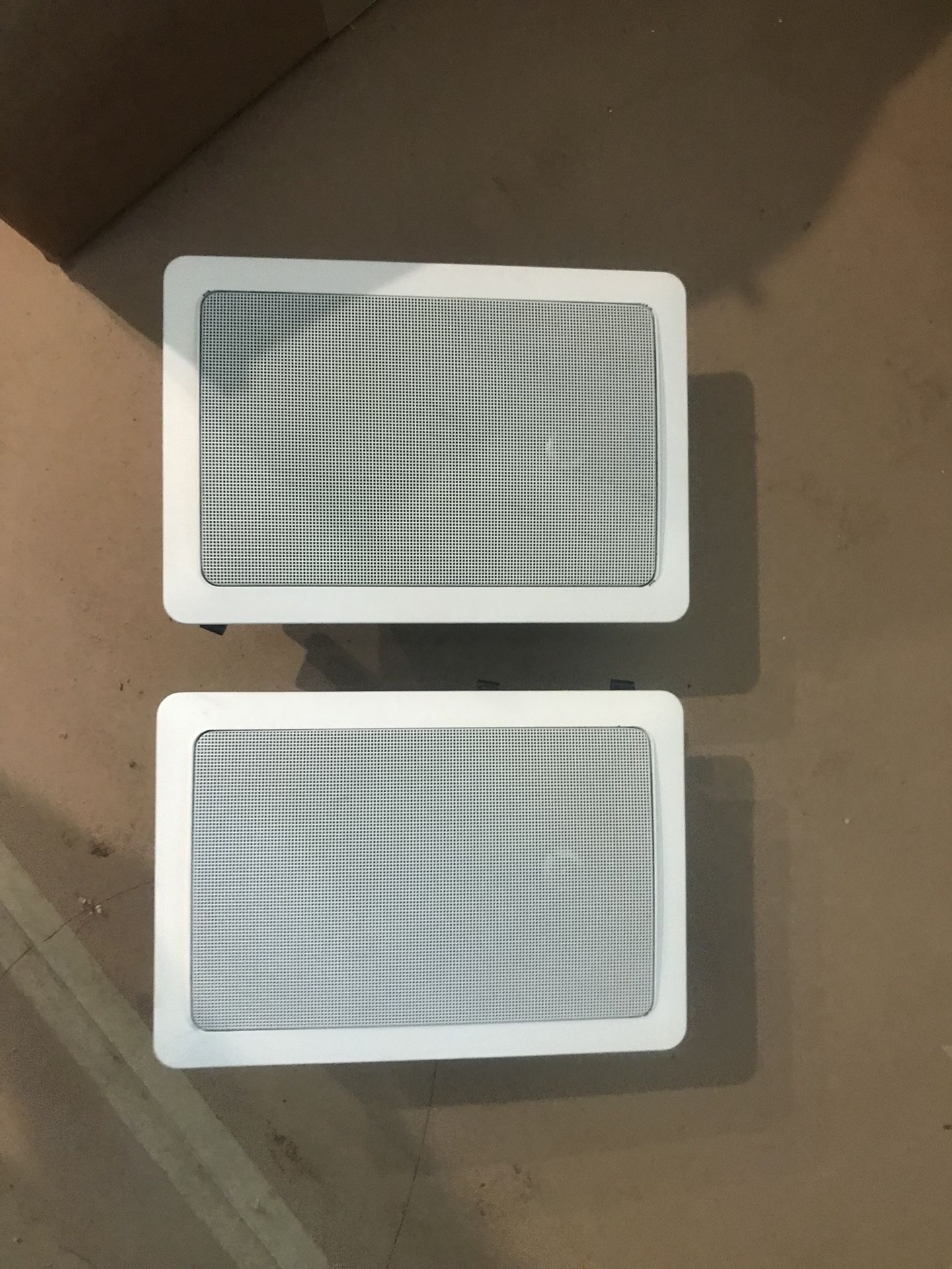 Definitive technology UIW 65 6 1/2 inch bipolar in wall speakers great deal