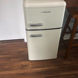 Mini Fridge & Freezer