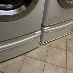 LG Pedestal’s For A Front Loader Machine 