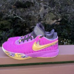 Size 7 (GS) Nike LeBron 20 Mid Young Heirs Basketball Shoes