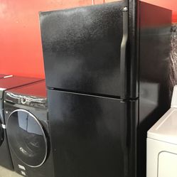 GE 17 Cu Ft Top And Bottom Fridge. 1 year Warranty 