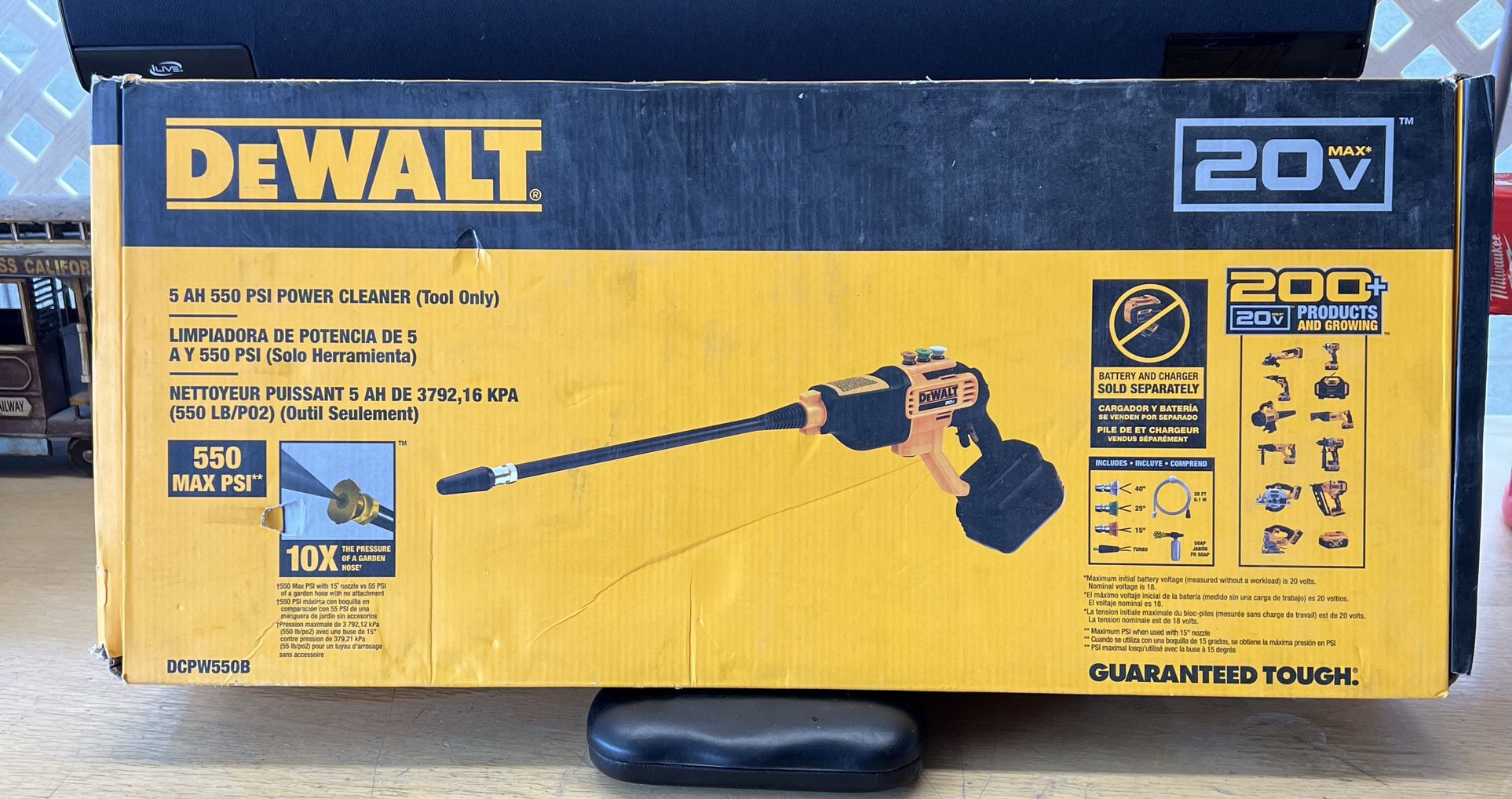 DEWALT 20V MAX 550 PSI 1.0 GPM Cold Water Cordless Electric Power Cleaner  with 4 Nozzles (Tool Only) DCPW550B - The Home Depot