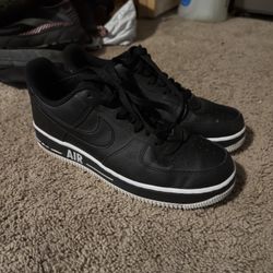 Black Nike Airforces