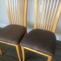 2 dining chairs each 10$