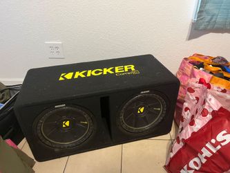 Kicker 2 Twelves with amp