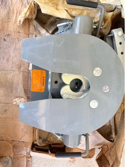Fifth wheel hitch