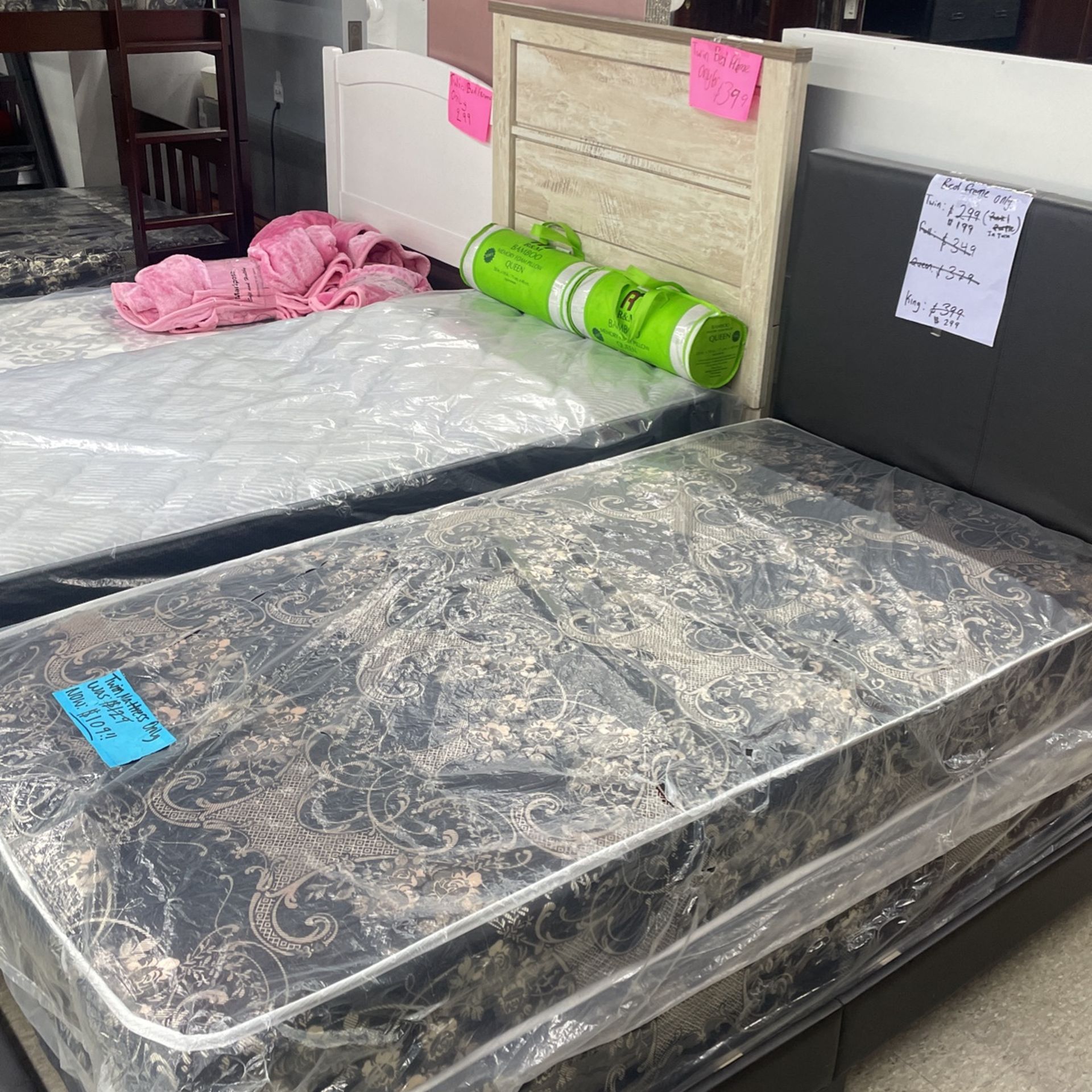 Twin Bed With Mattresss Sets On Sale $49 Initial Payment READ DESCRIPTION 