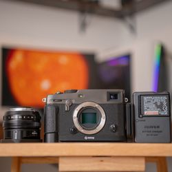 Fujifilm x-pro 3 camera with lens
