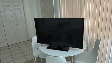 40” Element Tv