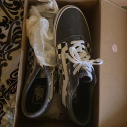 Brand New Men’s 10.5 Vans 