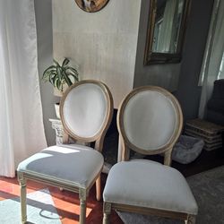Dining chairs set