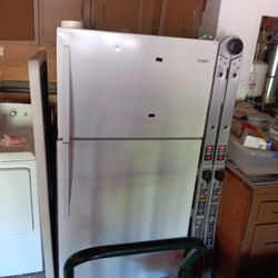 Whirlpool Refrigerator 