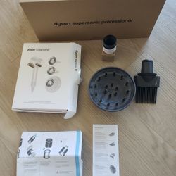 Dyson Supersonic Professional Accessories And Wall Mount (New) 