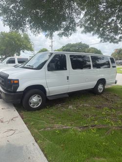 2013 Ford E-350